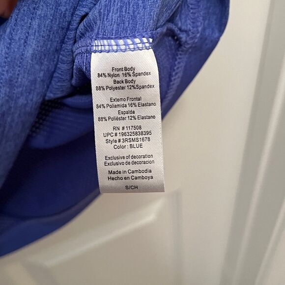 Set of 2 Reebok men’s size small athletic shirts. - Picture 9 of 9